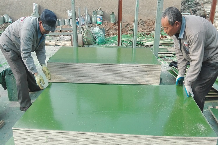 引領(lǐng)建筑新潮流：塑面/覆塑建筑模板，打造高品質(zhì)工程的高效之選